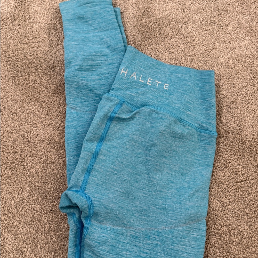 Alphalete light blue leggings
